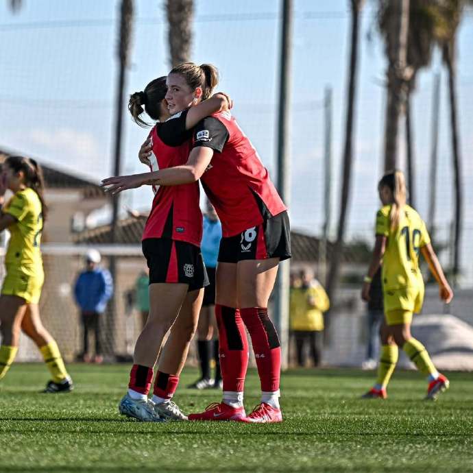 塞尔维亚女足强力反击，肆虐对手