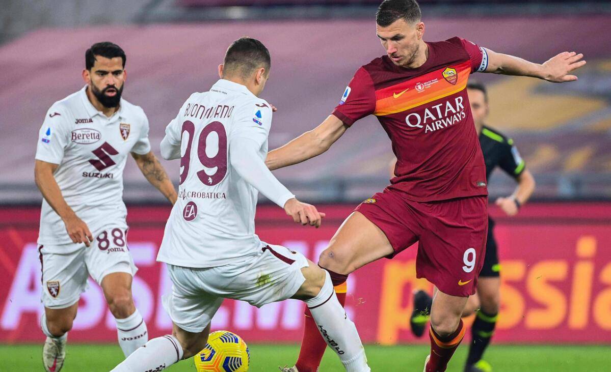 里尔中场因伤报销,影响球队进攻端表现 里尔中场因伤报销,影响球队进攻端表现