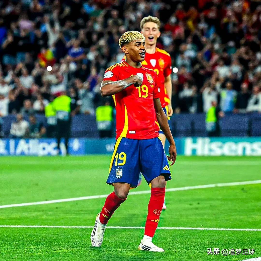 星空体育app-欧国联比赛前球队进行最后磨合，备战良好