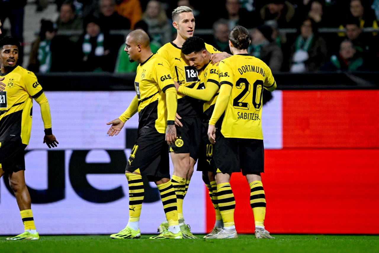 星空体育官网入口-多特蒙德驰骋晋级！德甲传奇再度辉煌