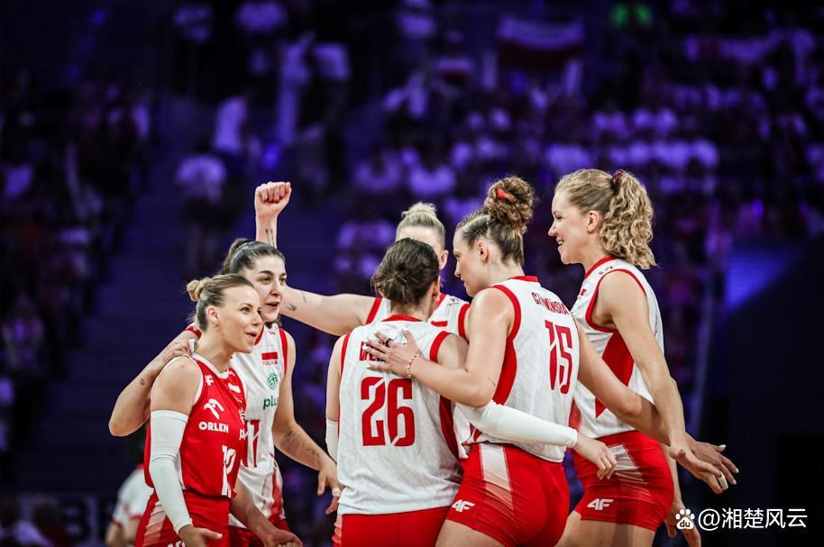 星空体育官网-波兰队在客场比赛中力克对手，实现惊艳逆转