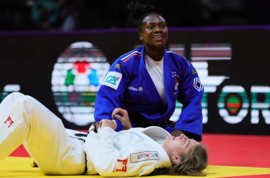 星空体育-法国柔道选手独占鳌头,赢得金牌