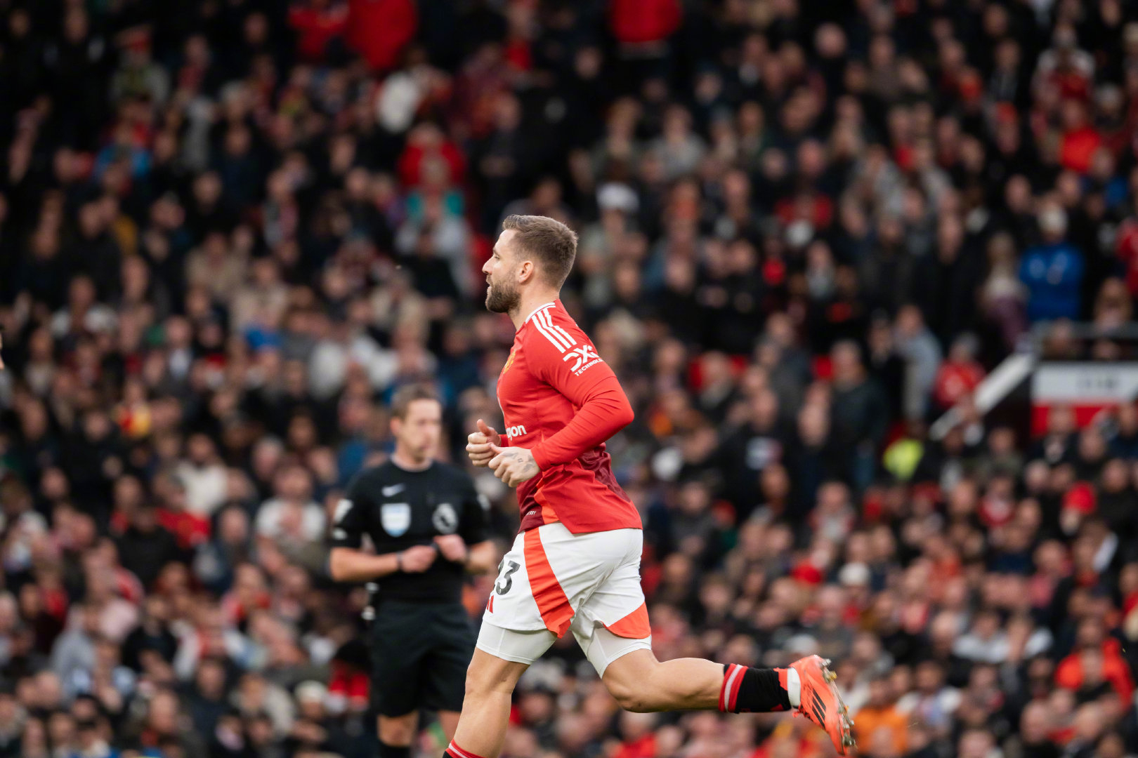 星空体育官方网站-曼联主力伤员接连无缘比赛，球队战力受损